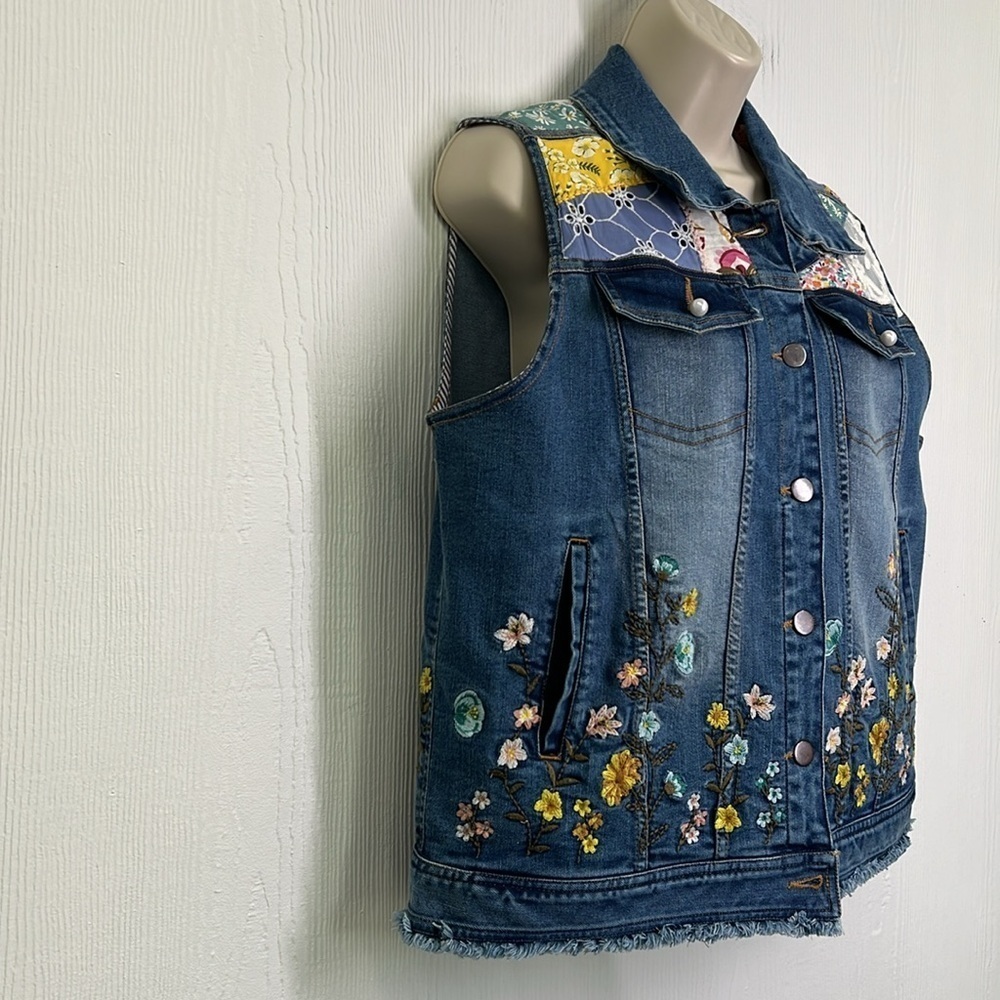John Mark - Patch Print And Embroidered Floral Sleeveless Denim Button Up Vest L - Picture 4 of 13